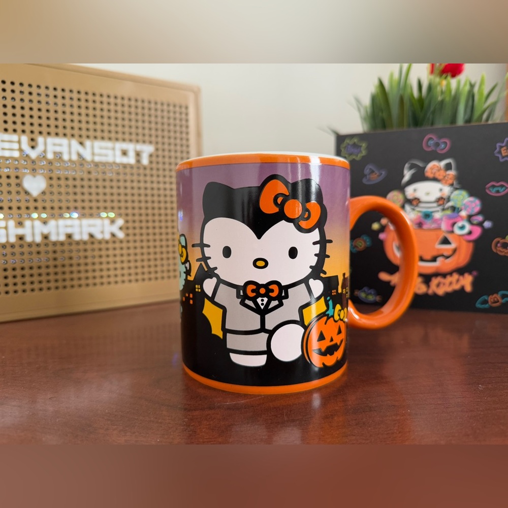 New Hello Kitty Vampire , zombie , Mummy Halloween Mug